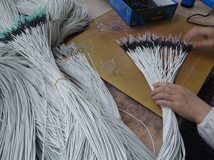 無(wú)味硅膠碳纖維電熱線(xiàn)